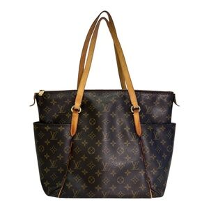 LOUIS VUITTON Neverfull MM Tote